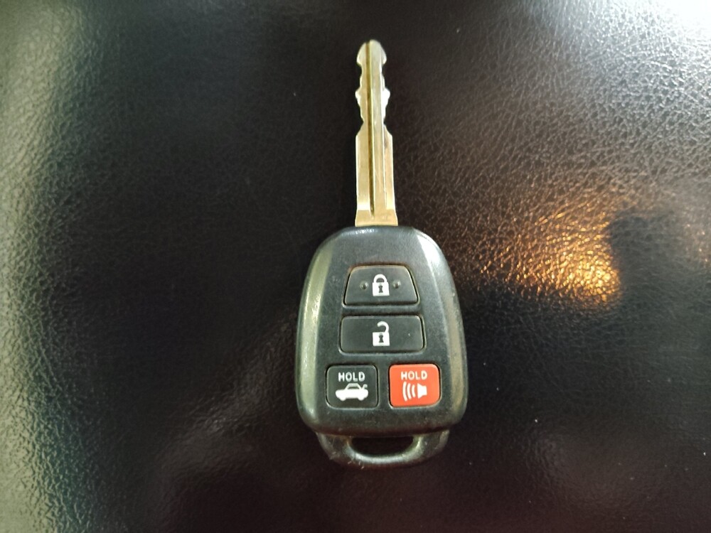 2016 Toyota Camry in Charlotte, NC 28213 - 18091190 32