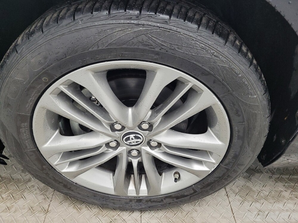 2016 Toyota Camry in Charlotte, NC 28213 - 18091190 31