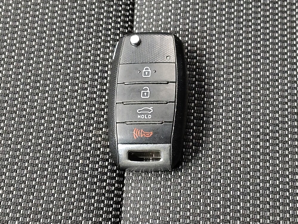 2017 Kia Forte in Charleston, SC 29414 - 18091191 32