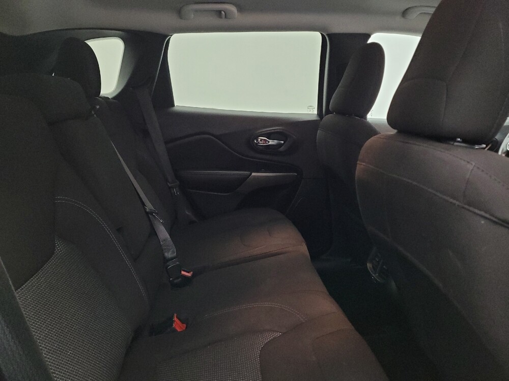 2021 Jeep Cherokee in Toledo, OH 43617 - 18091211 19