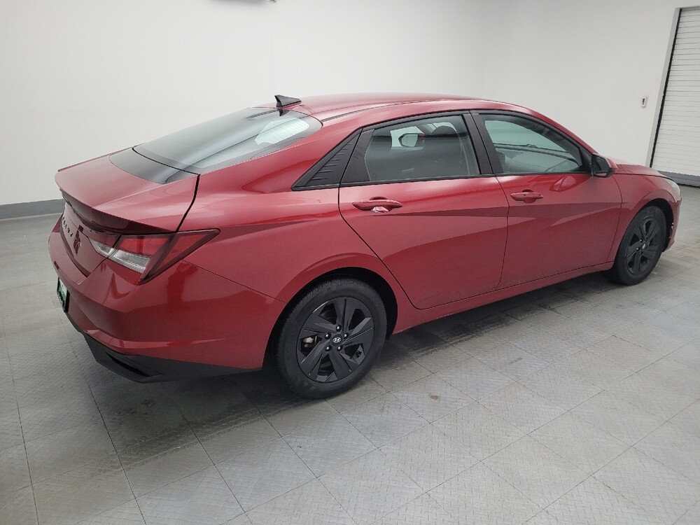 2021 Hyundai Elantra in Cincinnati, OH 45255 - 18091219 10