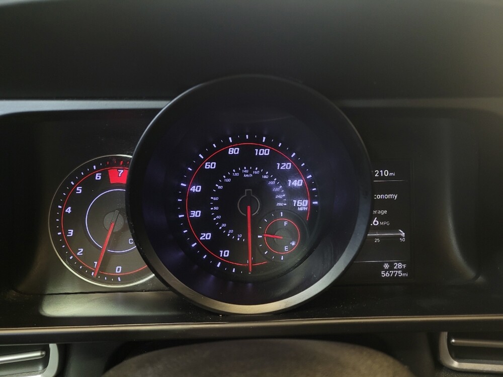 2021 Hyundai Elantra in Cincinnati, OH 45255 - 18091219 23