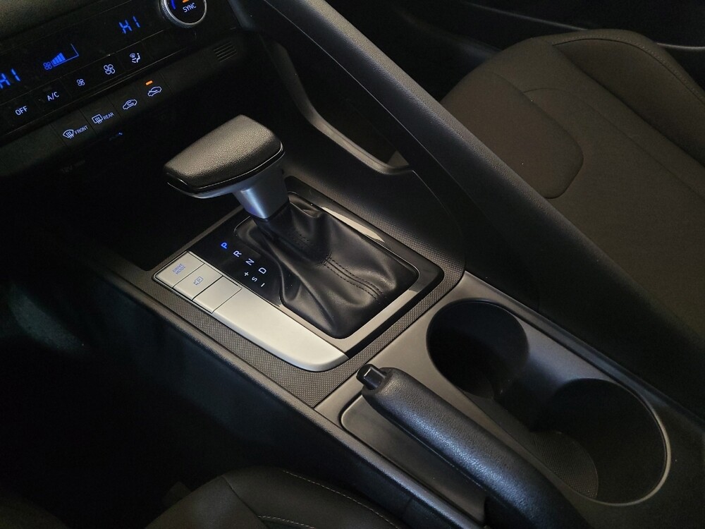 2021 Hyundai Elantra in Cincinnati, OH 45255 - 18091219 26