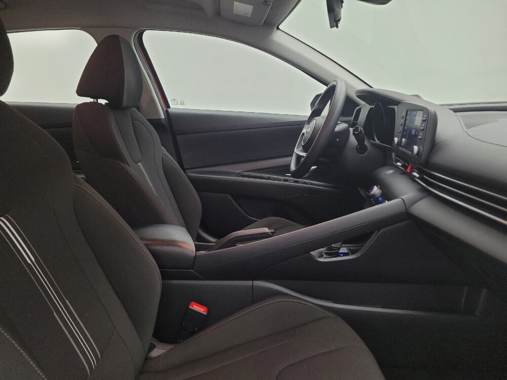 2021 Hyundai Elantra in Cincinnati, OH 45255 - 18091219 21