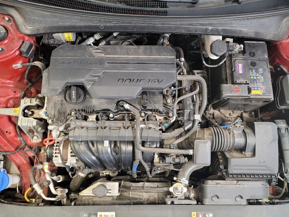 2021 Hyundai Elantra in Cincinnati, OH 45255 - 18091219 30