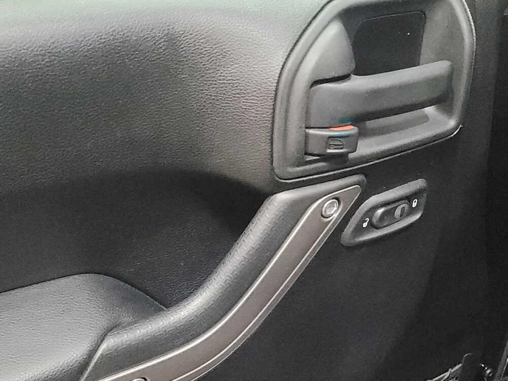 2013 Jeep Wrangler in Pittsburgh, PA 15236 - 18091221 27