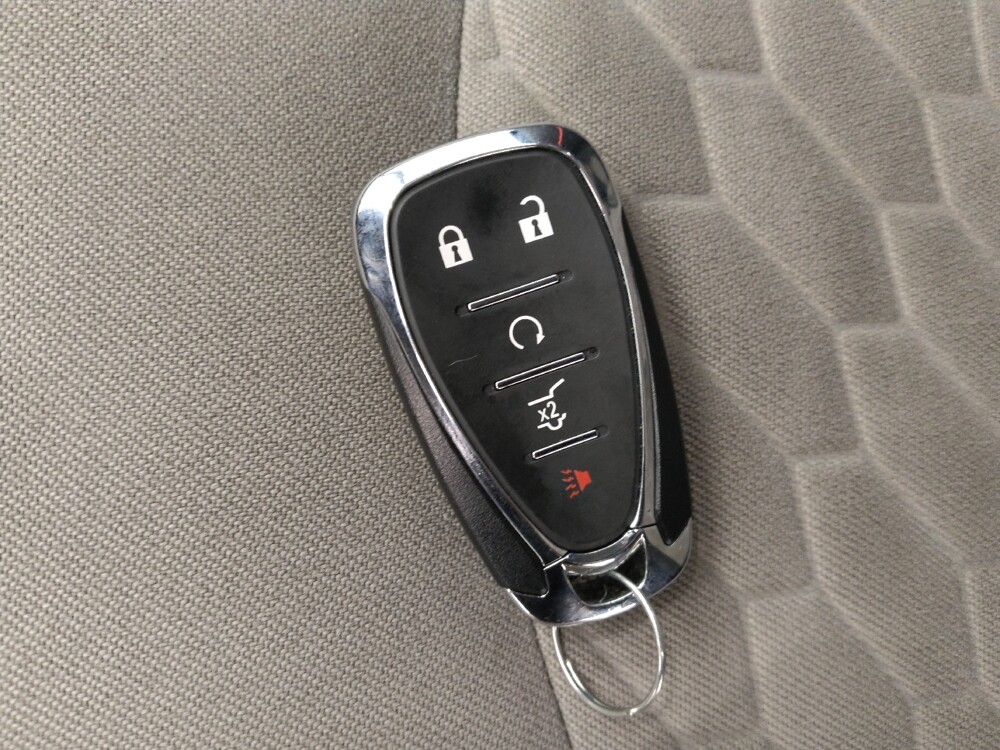 2020 Chevrolet Equinox in St. Louis, MO 63136 - 18091233 32