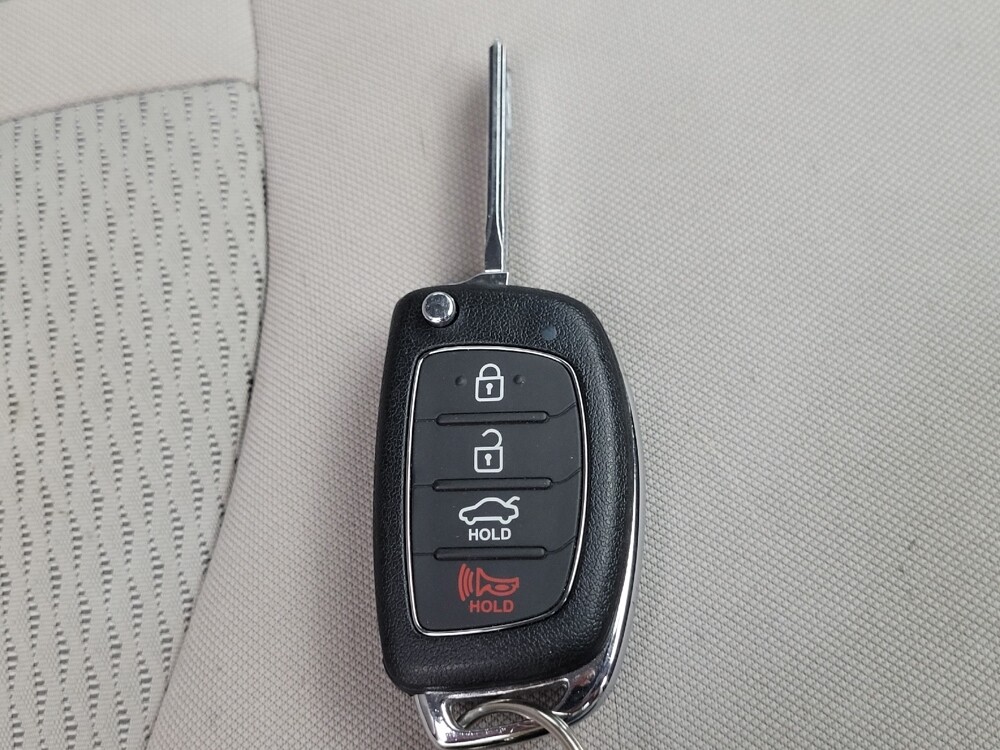 2017 Hyundai Sonata in Midlothian, IL 60445 - 18091241 32