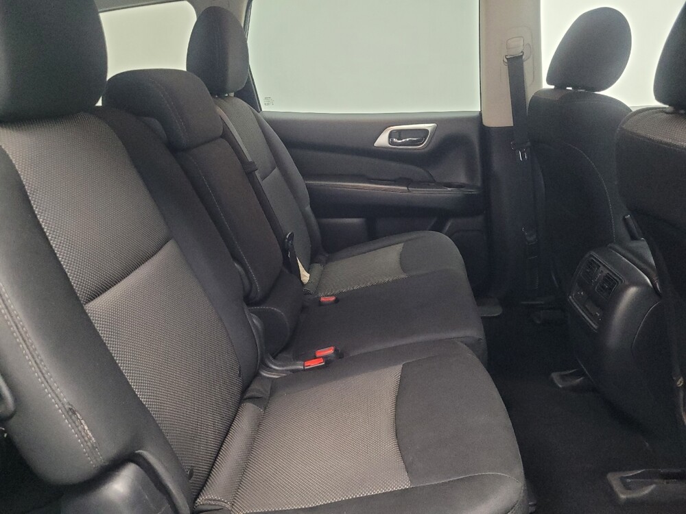 2020 Nissan Pathfinder in Indianapolis, IN 46222 - 18091248 19