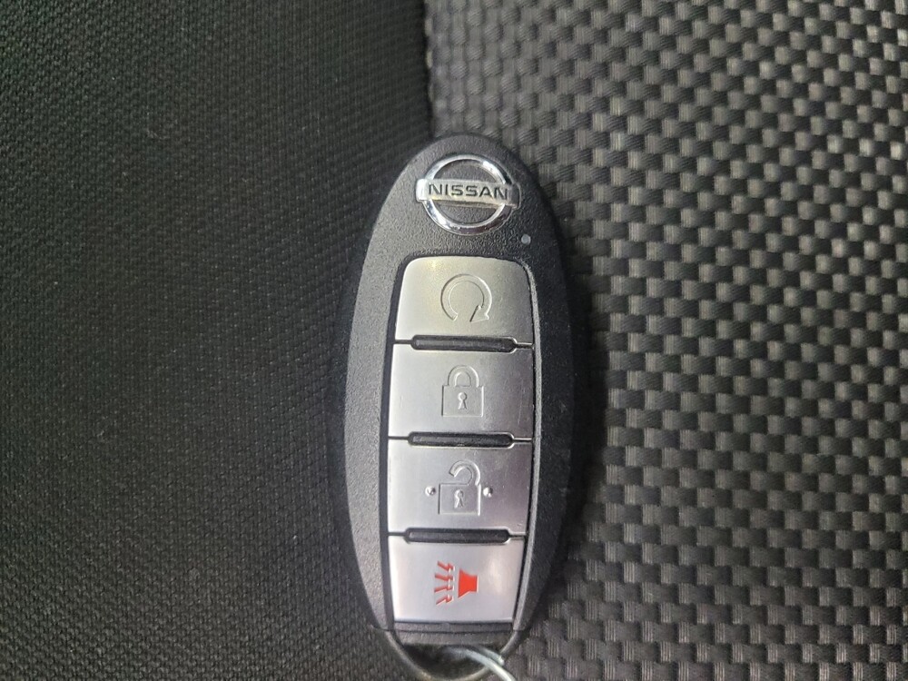 2020 Nissan Pathfinder in Indianapolis, IN 46222 - 18091248 32