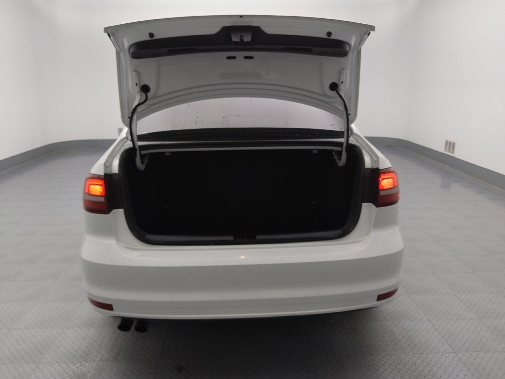 2016 Volkswagen Jetta in St. Louis, MO 63125 - 18091253 29