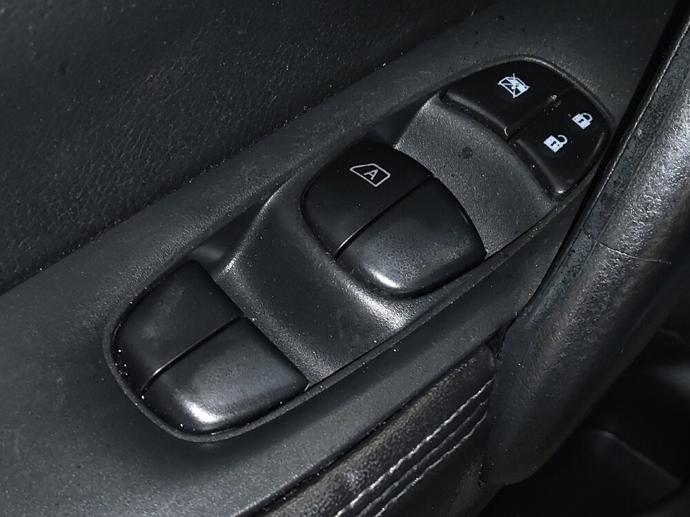 2018 Nissan Rogue Sport in Jacksonville, FL 32210 - 18091255 27