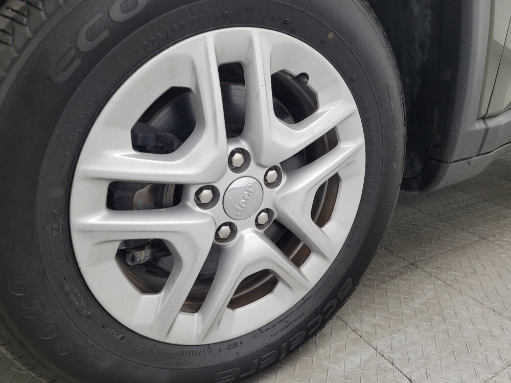 2018 Jeep Compass in Pensacola, FL 32505 - 18091262 31