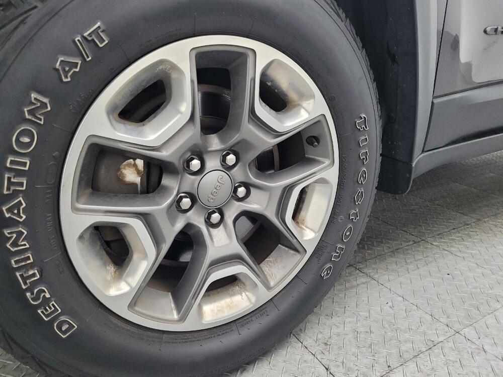 2019 Jeep Cherokee in Pensacola, FL 32505 - 18091266 31