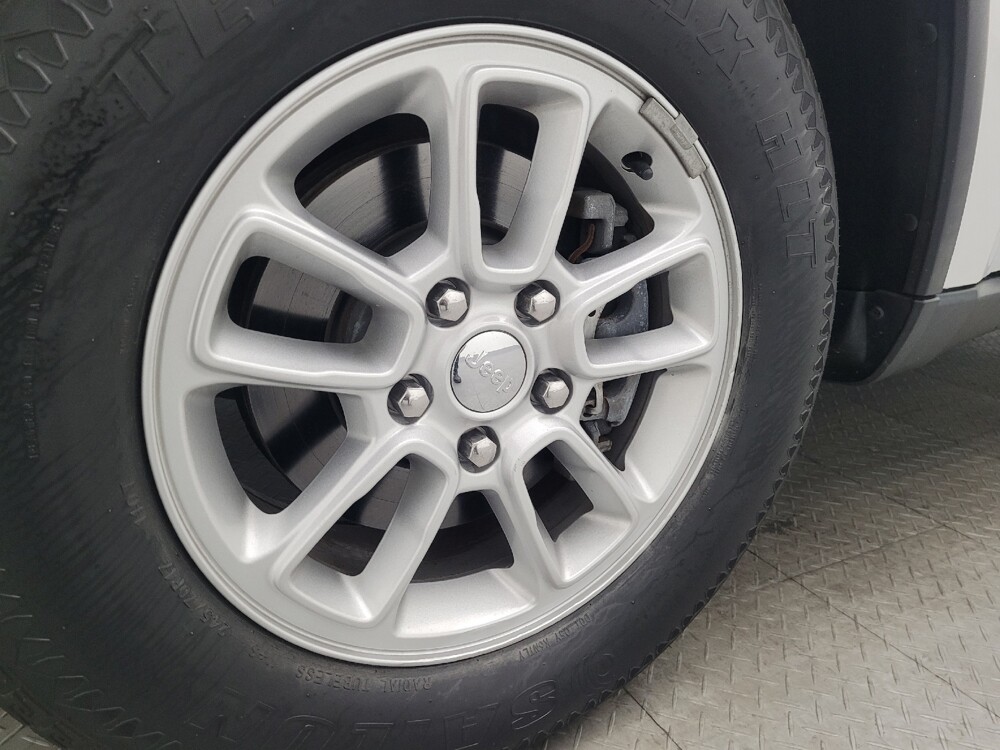 2018 Jeep Grand Cherokee in Gainesville, FL 32609 - 18091271 31