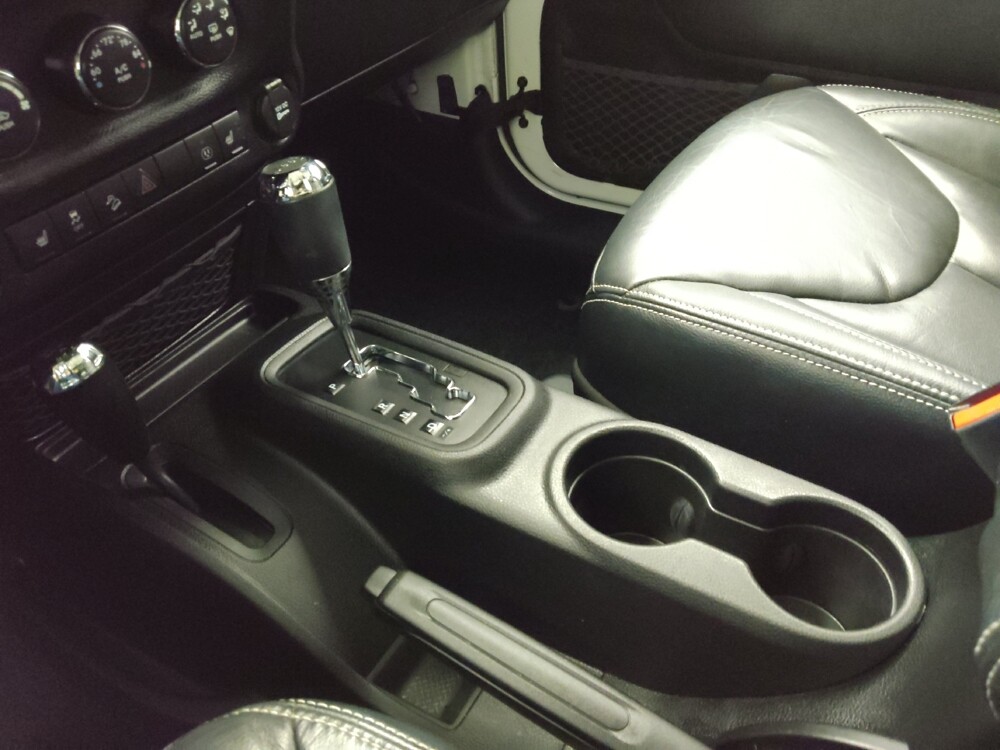 2016 Jeep Wrangler in Lombard, IL 60148 - 18091288 26