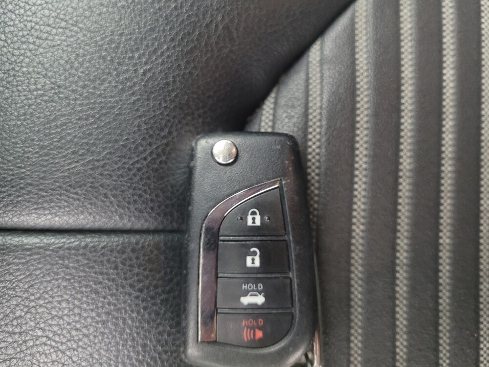 2022 Toyota Camry in Indianapolis, IN 46219 - 18091301 32