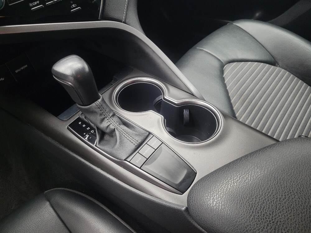 2022 Toyota Camry in Indianapolis, IN 46219 - 18091301 26