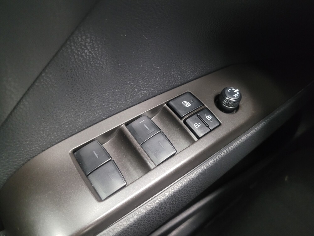 2022 Toyota Camry in Indianapolis, IN 46219 - 18091301 27