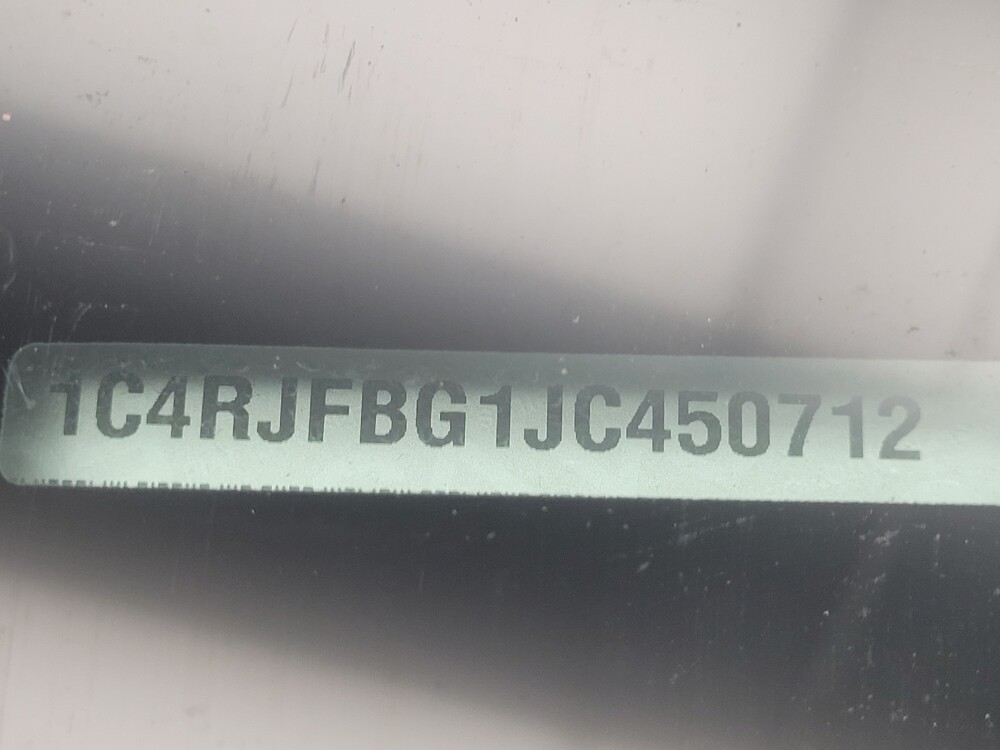 2018 Jeep Grand Cherokee in Indianapolis, IN 46222 - 18091312 33