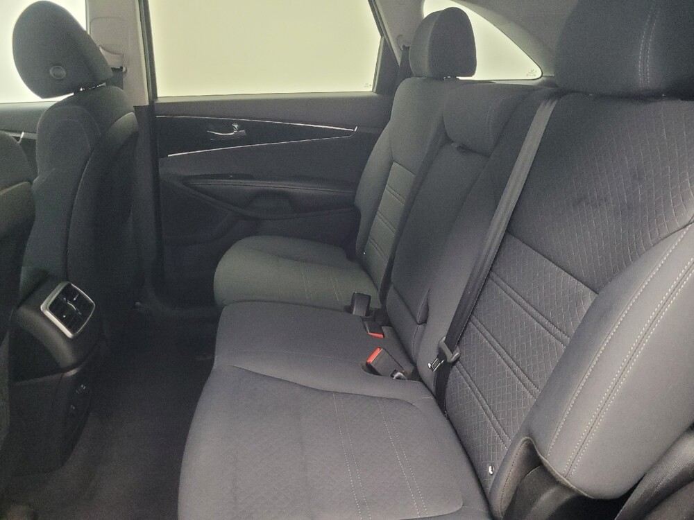 2019 Kia Sorento in Indianapolis, IN 46219 - 18091325 18