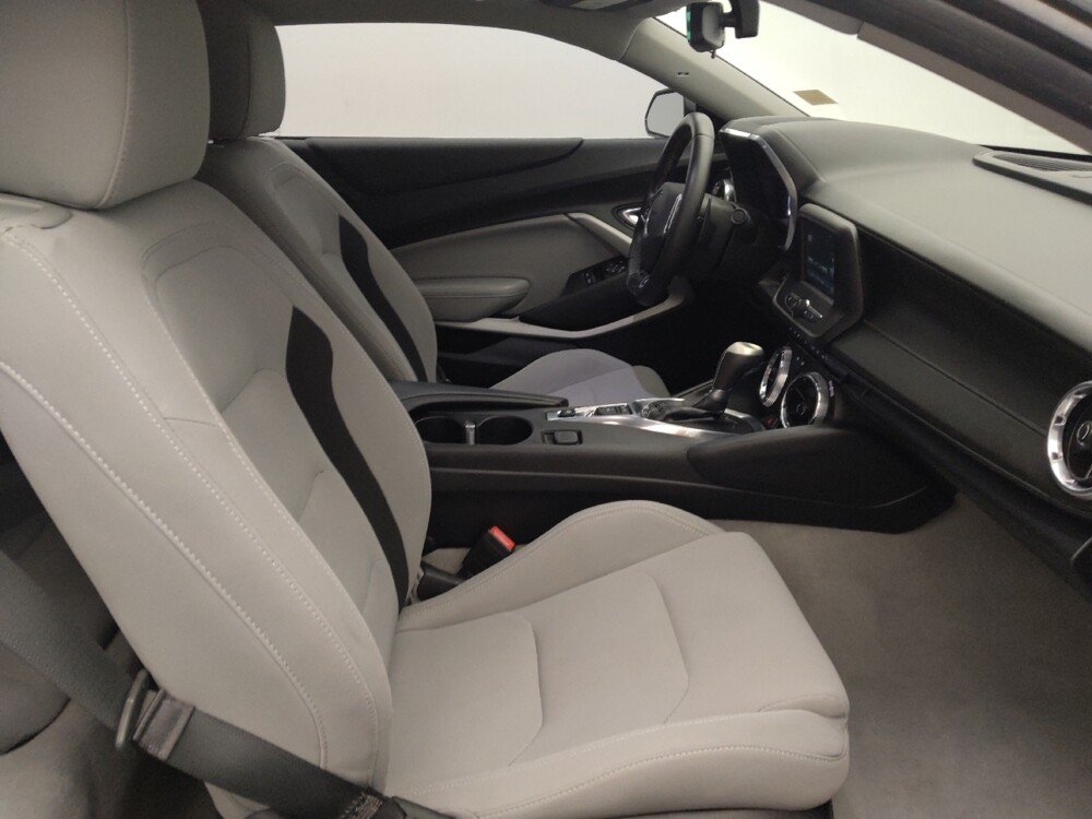 2018 Chevrolet Camaro in Houston, TX 77034 - 18091331 21