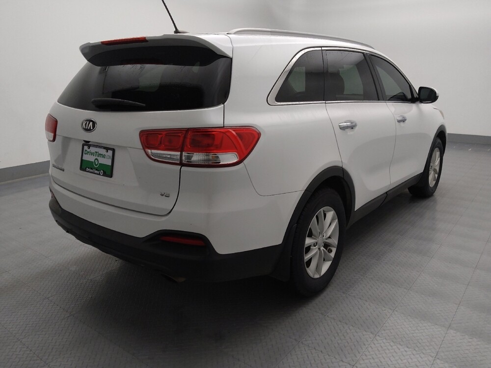 2018 Kia Sorento in St. Louis, MO 63136 - 18091333 9