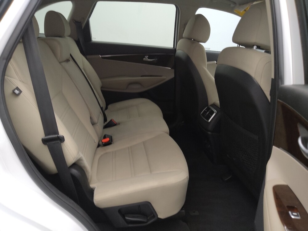 2018 Kia Sorento in St. Louis, MO 63136 - 18091333 19