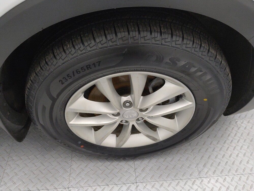 2018 Kia Sorento in St. Louis, MO 63136 - 18091333 31