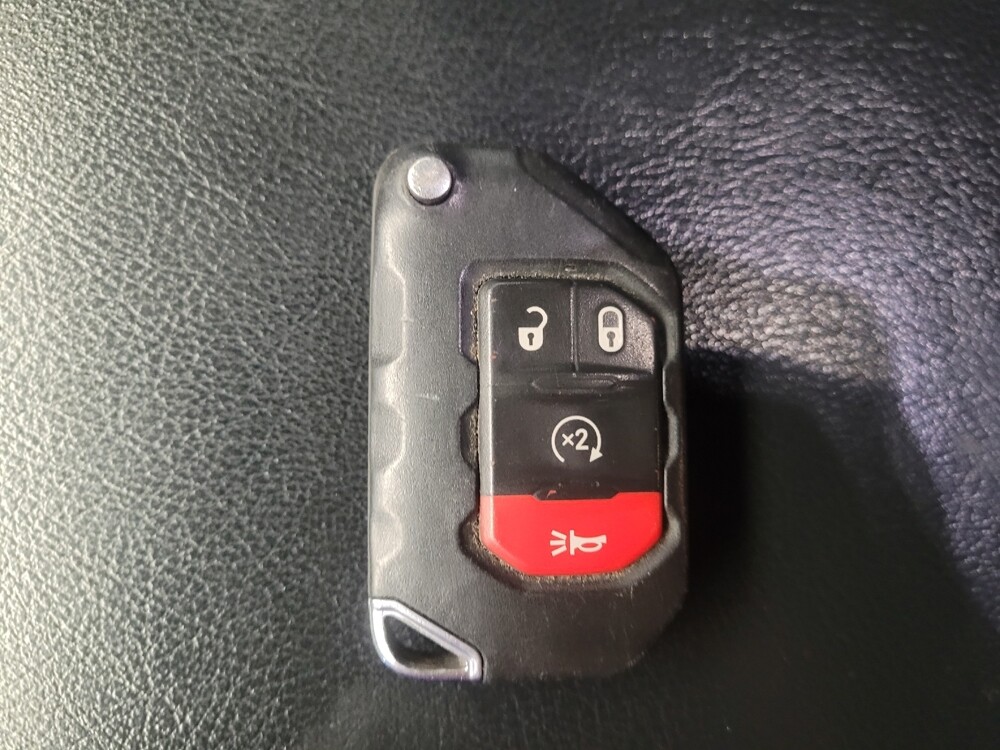 2020 Jeep Wrangler in Downey, CA 90241 - 18091346 32