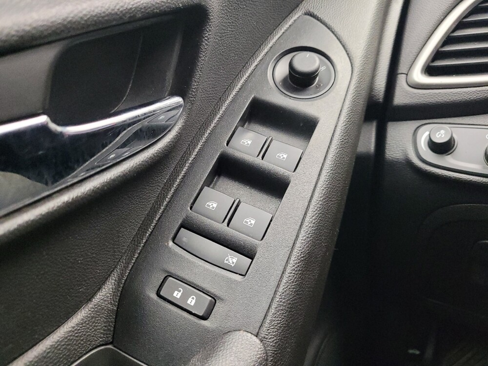 2019 Chevrolet Trax in Taylor, MI 48180 - 18091351 27