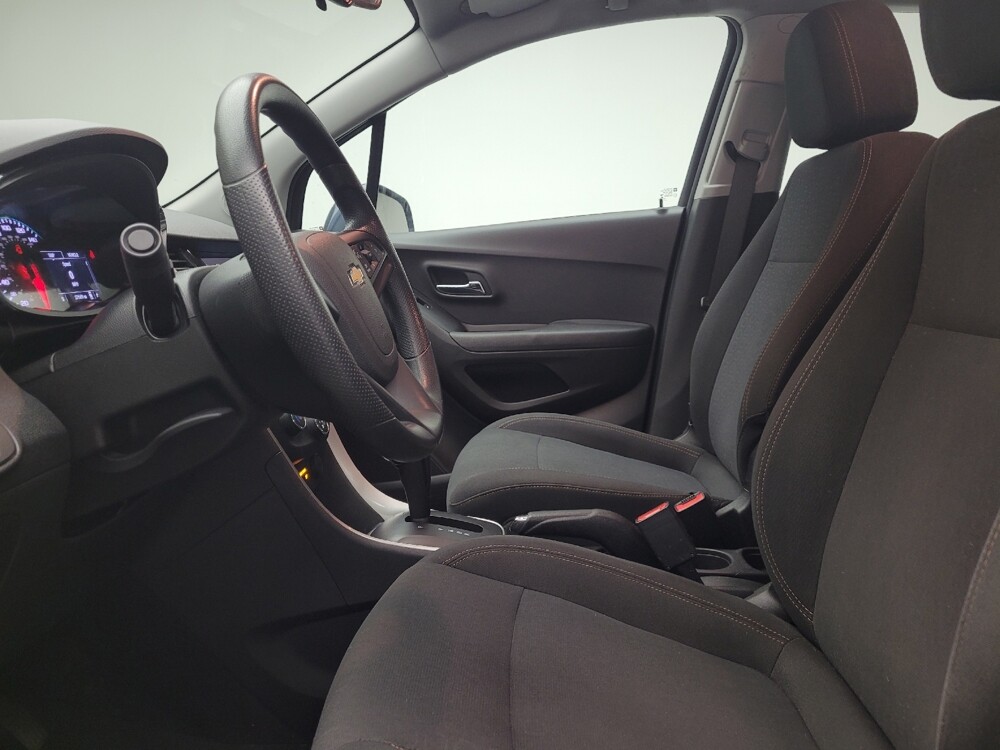 2019 Chevrolet Trax in Taylor, MI 48180 - 18091351 17