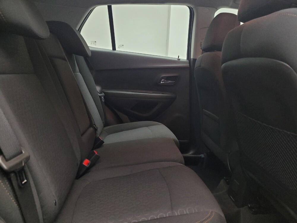 2019 Chevrolet Trax in Taylor, MI 48180 - 18091351 19