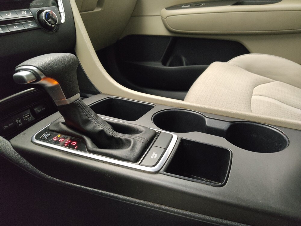 2017 Kia Optima in Midlothian, IL 60445 - 18091358 26