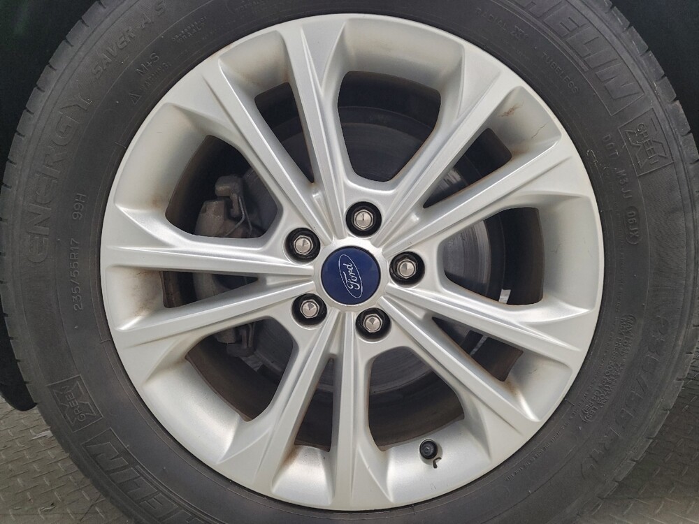 2018 Ford Escape in Taylor, MI 48180 - 18091368 31