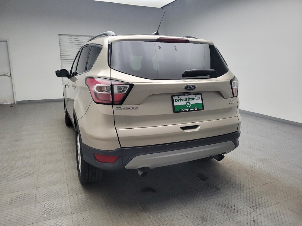 2018 Ford Escape in Taylor, MI 48180 - 18091368 6