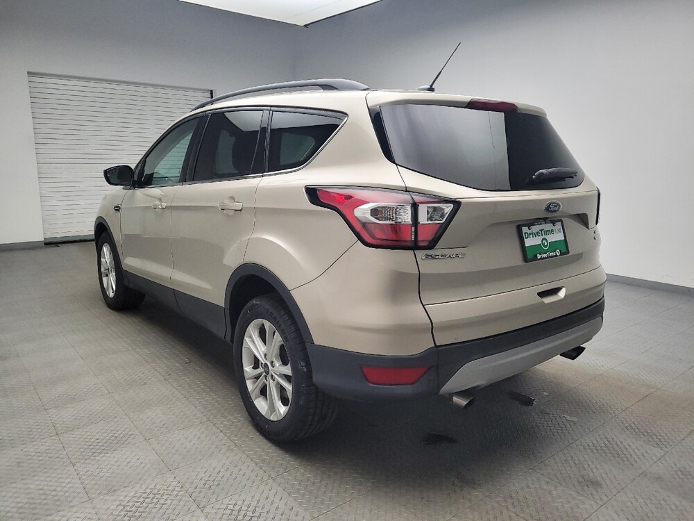 2018 Ford Escape in Taylor, MI 48180 - 18091368 5