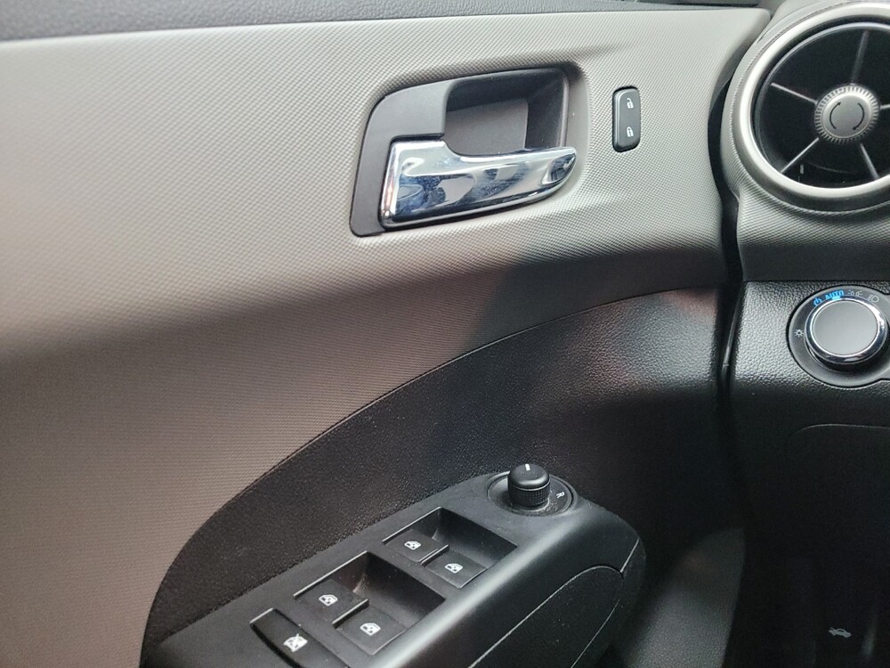 2016 Chevrolet Sonic in Taylor, MI 48180 - 18091375 27