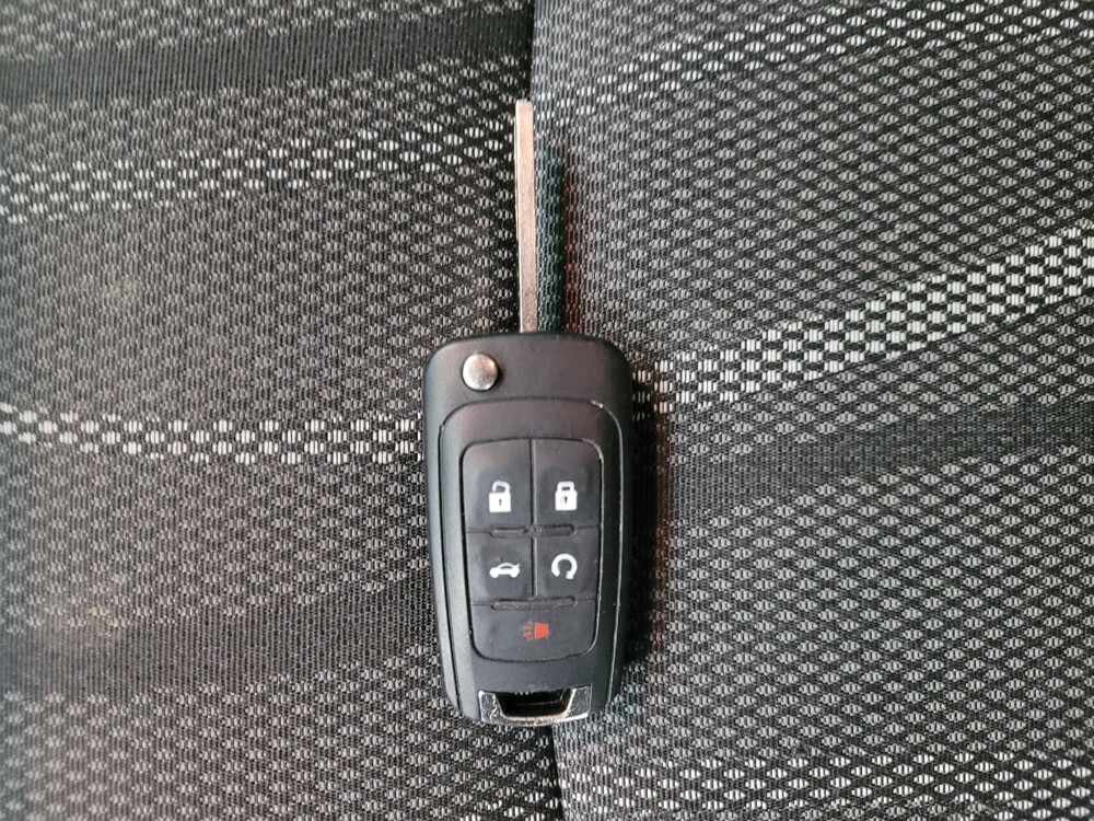 2016 Chevrolet Sonic in Taylor, MI 48180 - 18091375 32