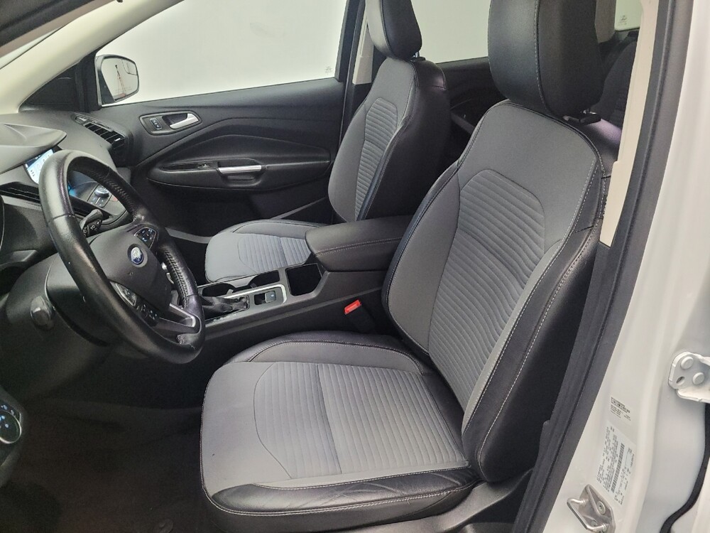 2019 Ford Escape in Riverside, CA 92504 - 18091378 17