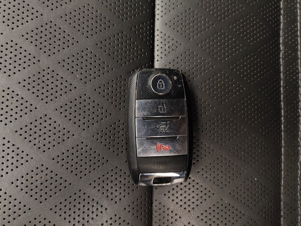 2019 Kia Sorento in Denver, CO 80012 - 18091395 32