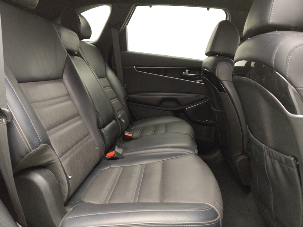 2019 Kia Sorento in Denver, CO 80012 - 18091395 19