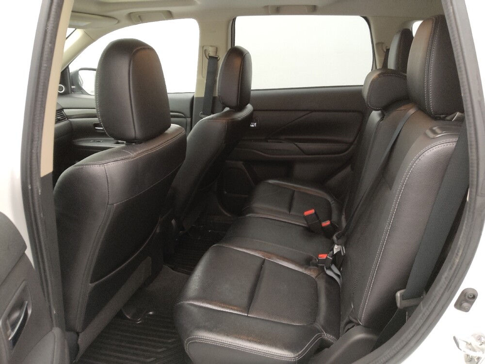 2016 Mitsubishi Outlander in St. Louis, MO 63136 - 18091400 18