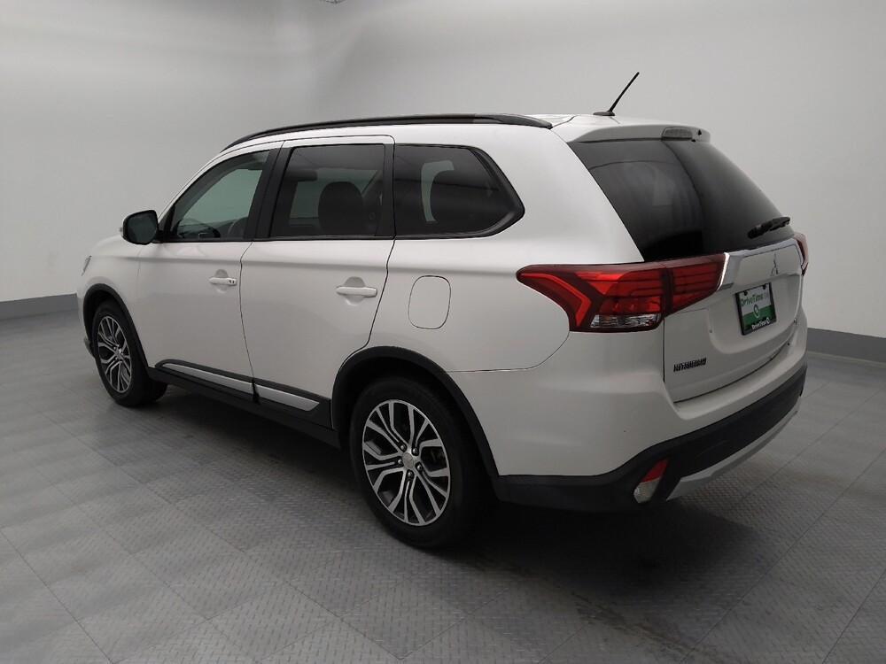 2016 Mitsubishi Outlander in St. Louis, MO 63136 - 18091400 3