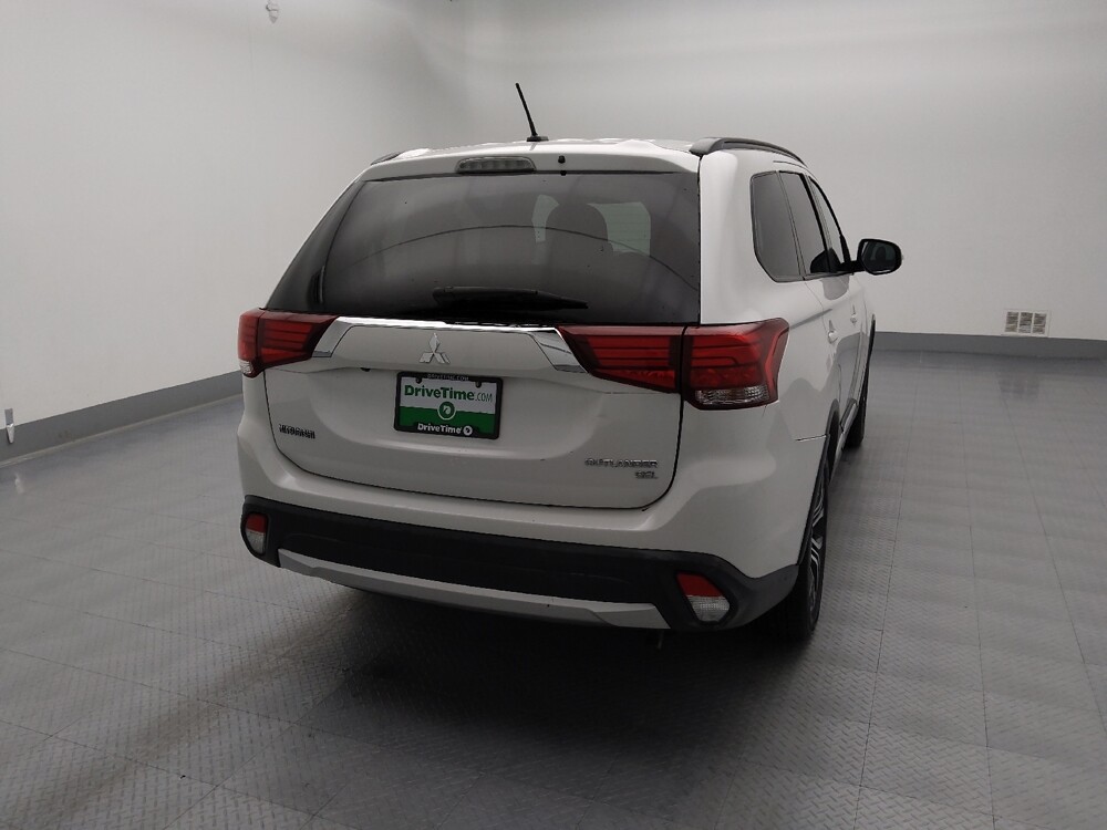 2016 Mitsubishi Outlander in St. Louis, MO 63136 - 18091400 7