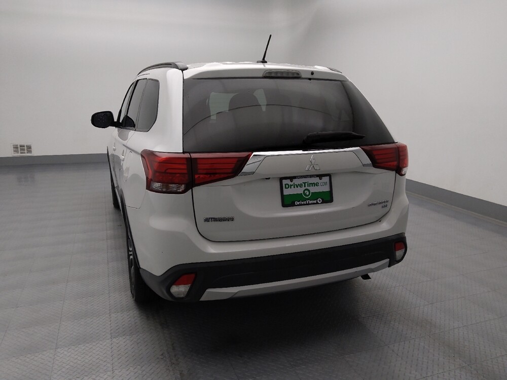 2016 Mitsubishi Outlander in St. Louis, MO 63136 - 18091400 6