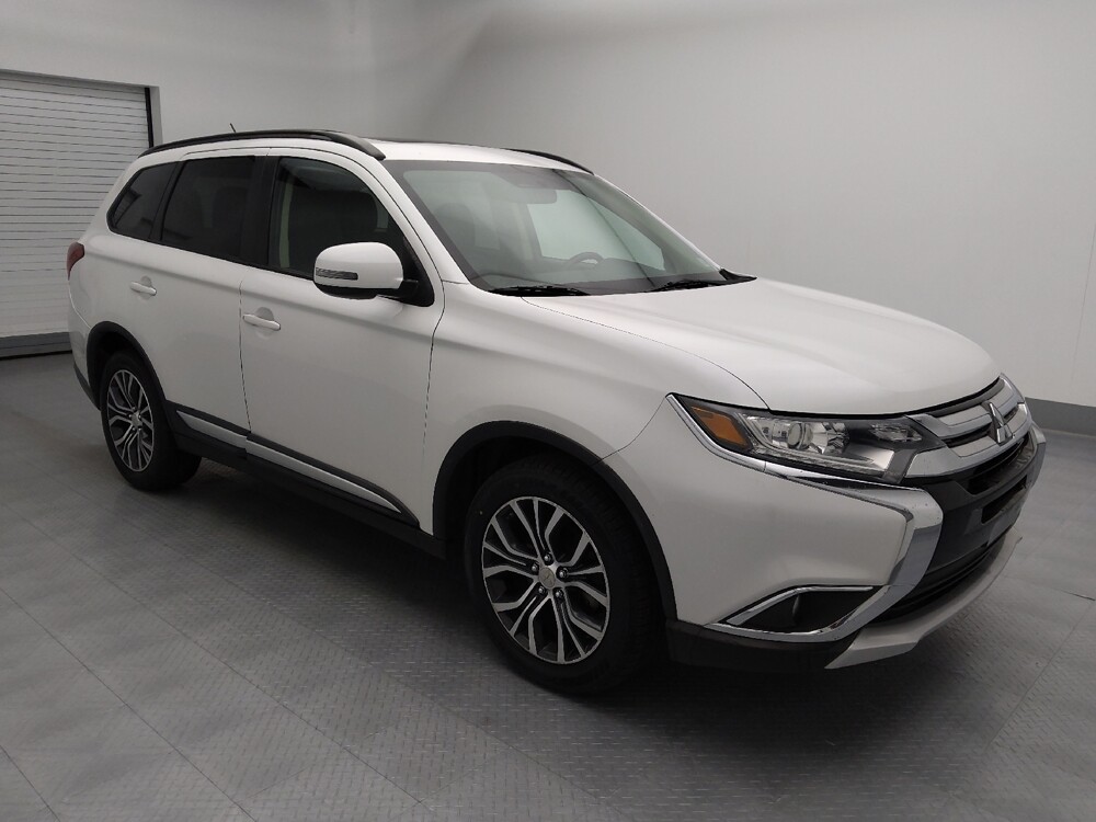 2016 Mitsubishi Outlander in St. Louis, MO 63136 - 18091400 11