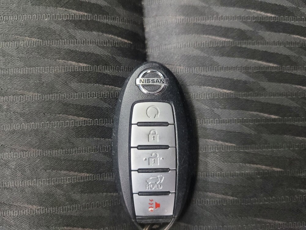 2017 Nissan Rogue in Indianapolis, IN 46219 - 18091401 32