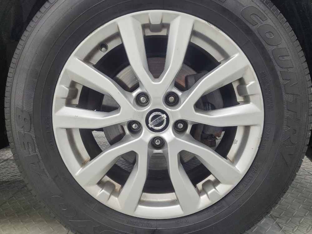 2017 Nissan Rogue in Indianapolis, IN 46219 - 18091401 31