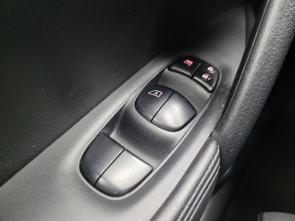 2017 Nissan Rogue in Indianapolis, IN 46219 - 18091401 27